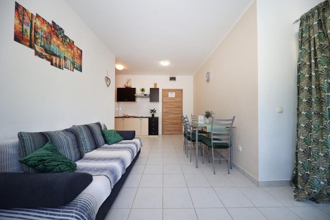 Apartments Kate Муртер Екстер'єр фото