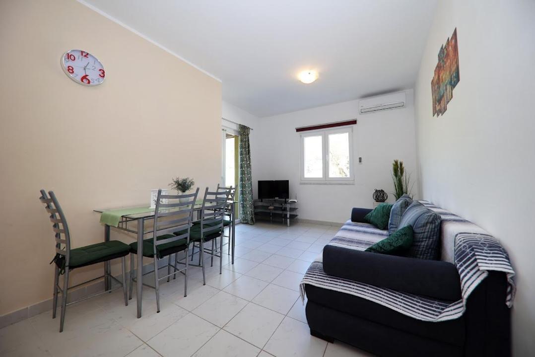 Apartments Kate Муртер Екстер'єр фото