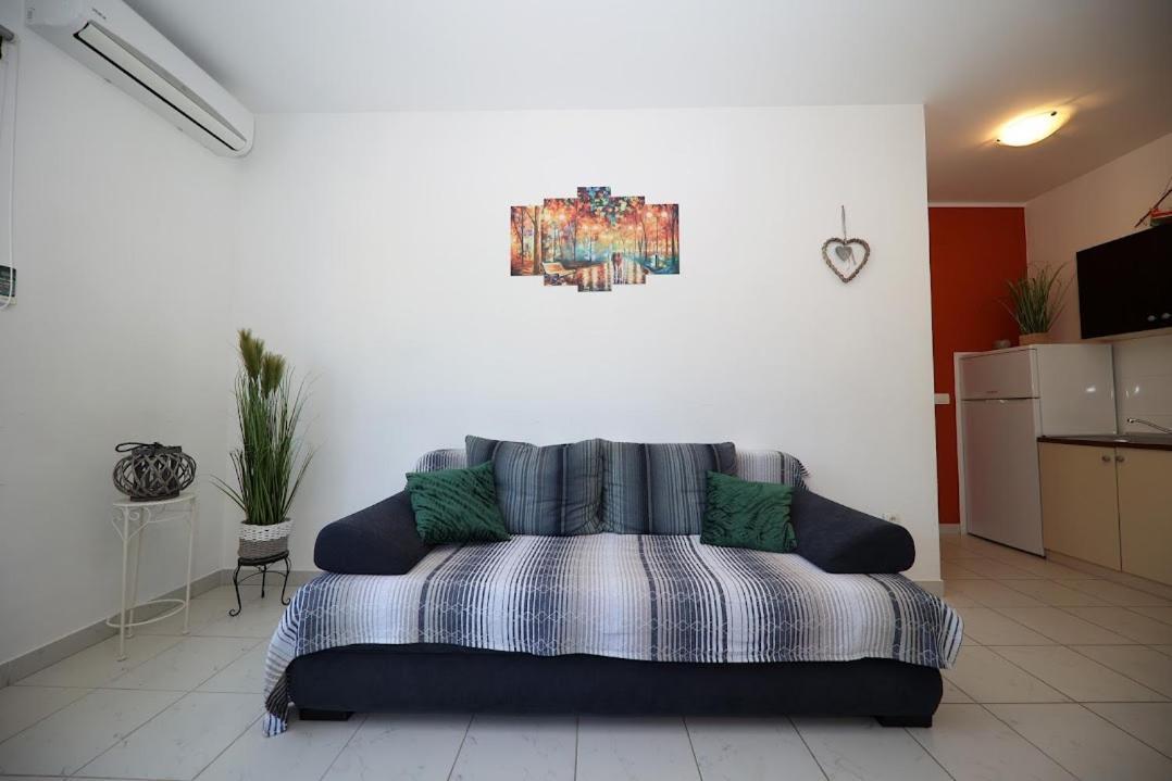 Apartments Kate Муртер Екстер'єр фото